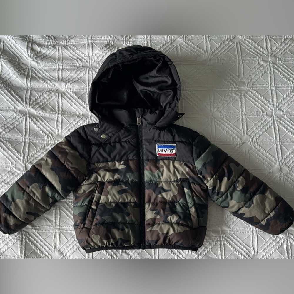 LEVI’S | Toddler Camouflage Puffer Jacket | Size 2T